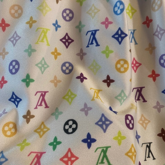 Fun posing suits - Picture 5 of 11